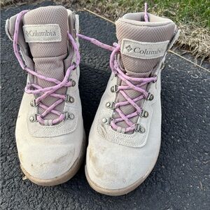 Columbia Light Beige Suede Hiking Boots with Pink Laces